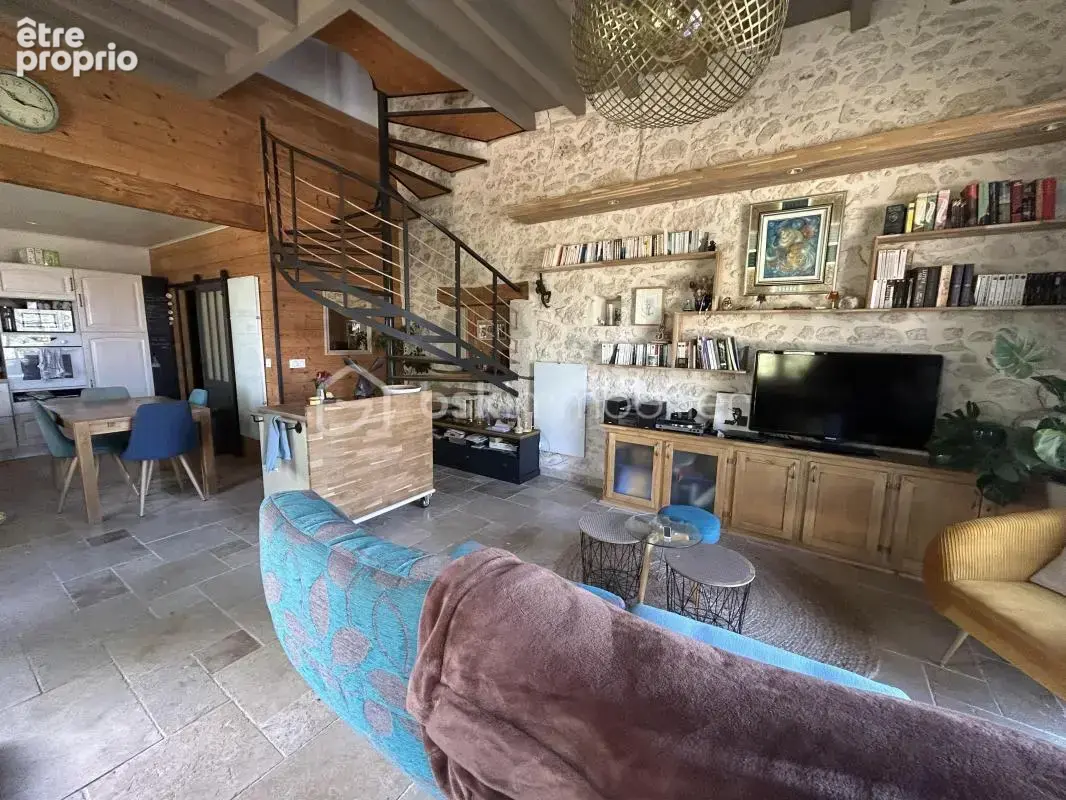 Magnifique propriete en pierres - vue - calme - gites - dependances - source - etang - photo 18