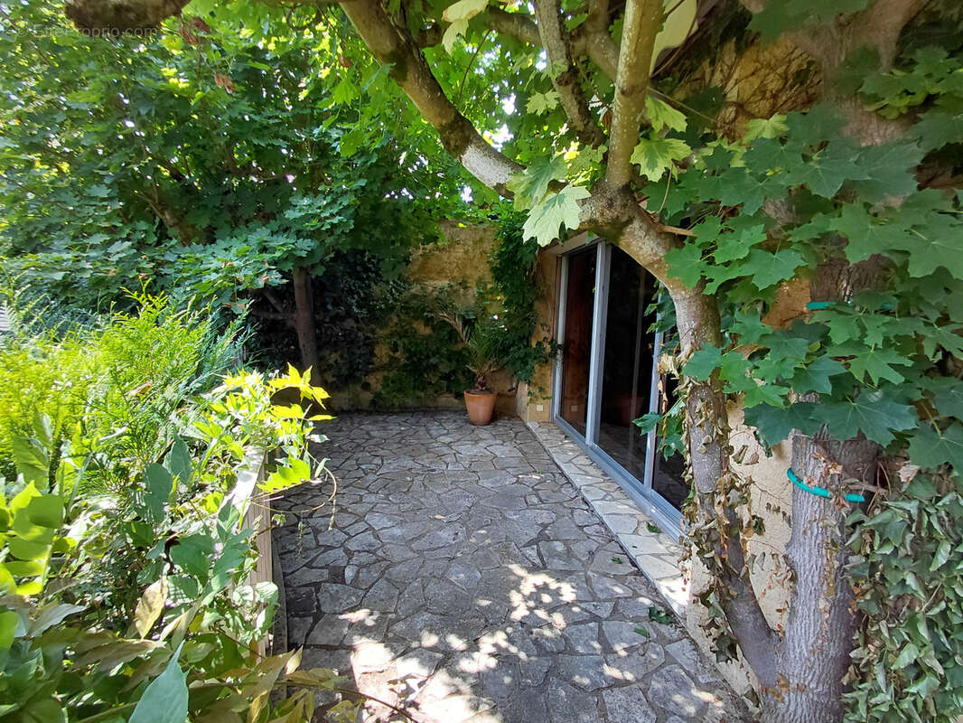 Maison familiale avec dépendances et jardin en centre-ville de La Flèche ! - photo 3
