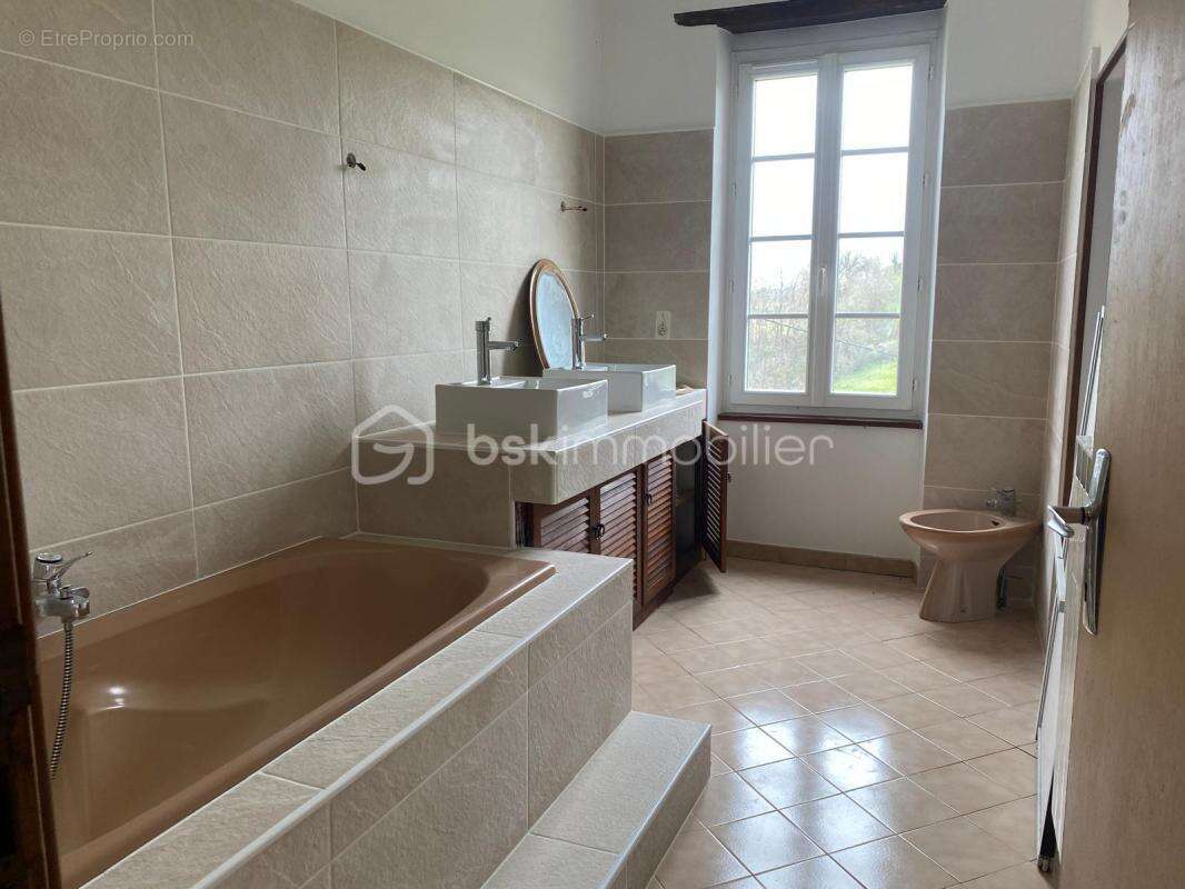 Maison à LABASTIDE-SAINT-GEORGES