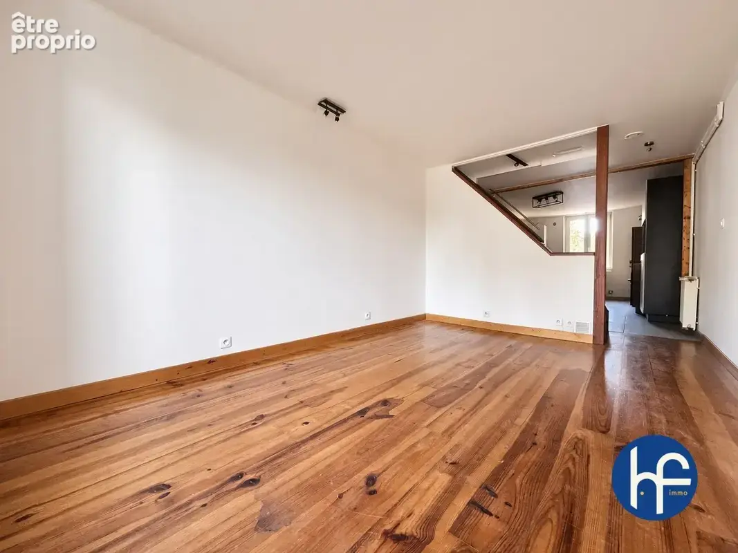 T3 en duplex avec parking, extérieur, dépendance et cave - photo 5