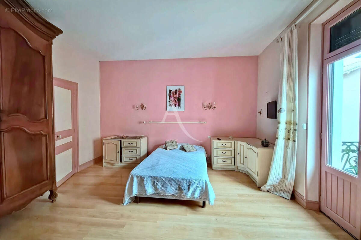 Maison à VILLENEUVE-DE-MARSAN