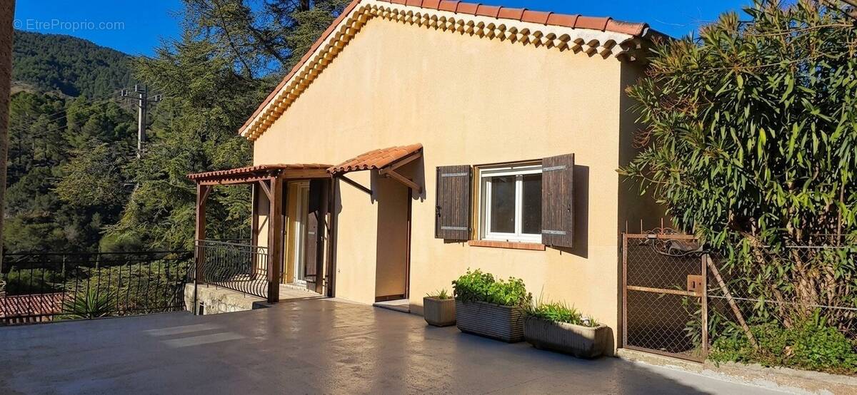 Maison à TOURRETTE-LEVENS