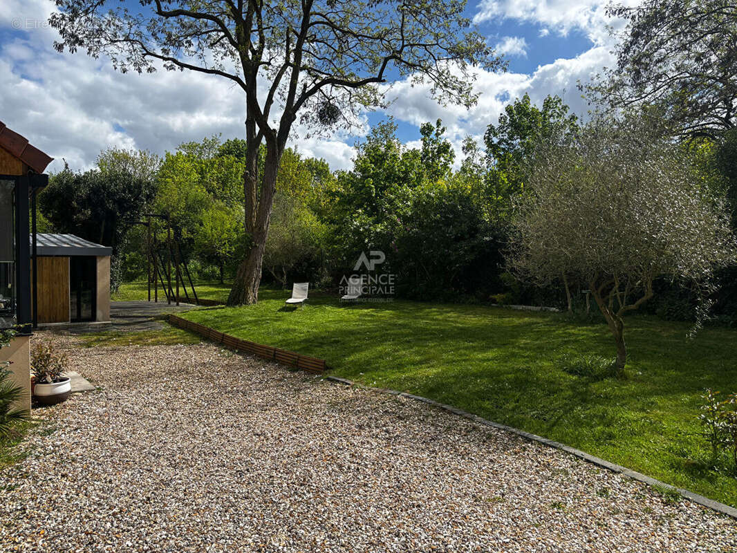 Maison à NEUVILLE-SUR-OISE