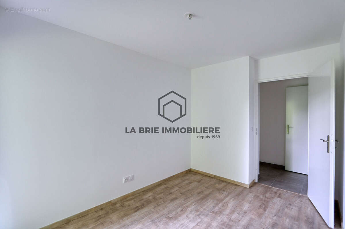 Appartement à EMERAINVILLE