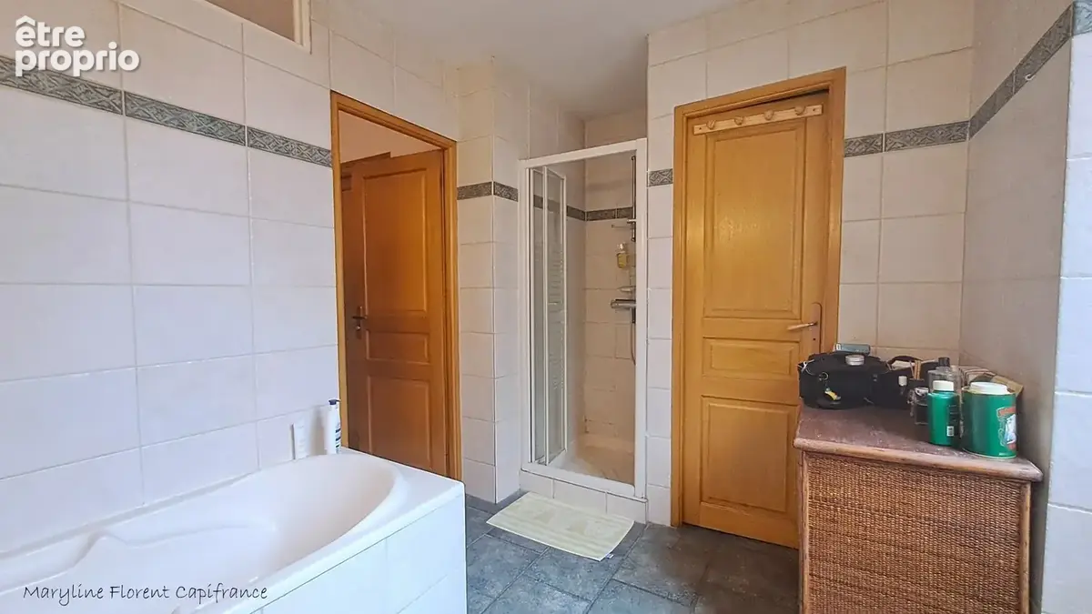 Bâtisse en pierre de 262 m², Cour, jardin cocon, garage & fort potentiel - photo 16
