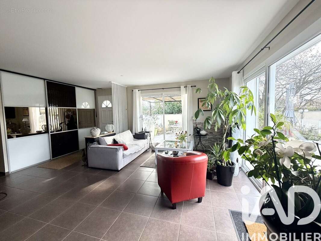 Maison 140 m² à Saint-Paul-Les-Fonts  - photo 4