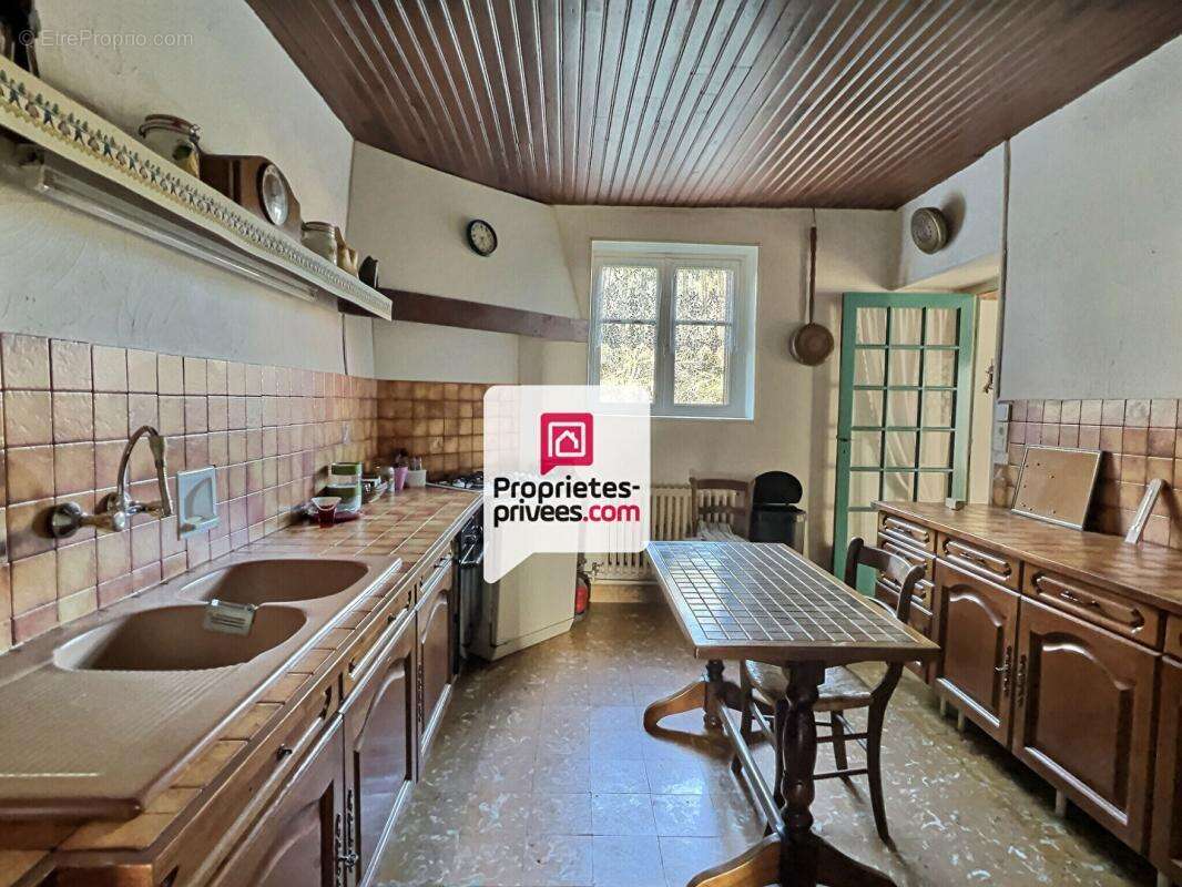 Maison à CHATEAU-L'EVEQUE