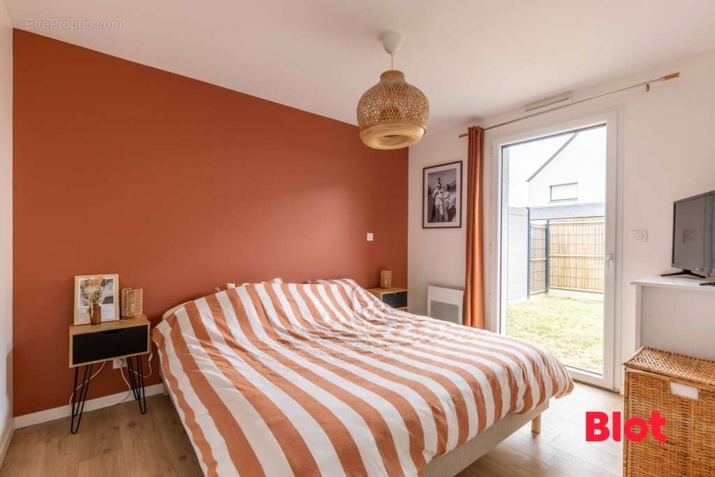 Maison 130 m² à Montreuil-Le-Gast  - photo 6
