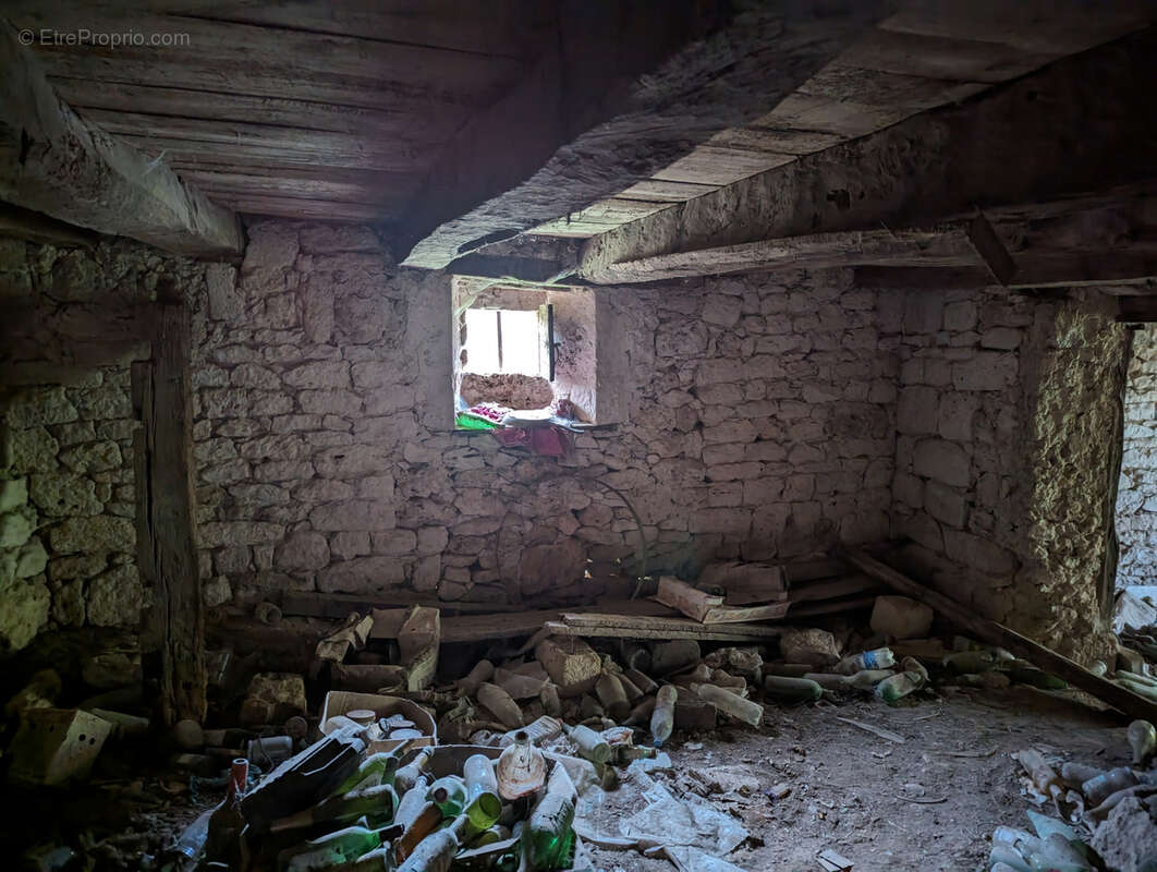 Maison à MONTAIGU-DE-QUERCY