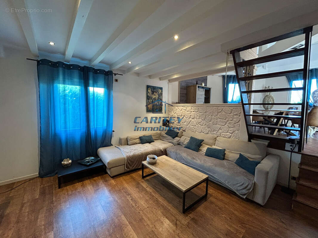 Magnifique maison de 180 m2 sur un terrain de 1753 m2 située sur la commune de ANDORNAY - photo 14