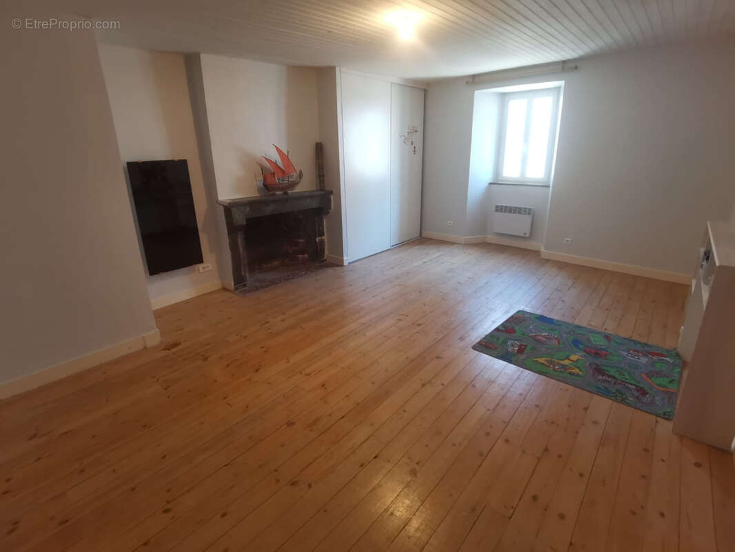 Maison à CHASSENEUIL-SUR-BONNIEURE