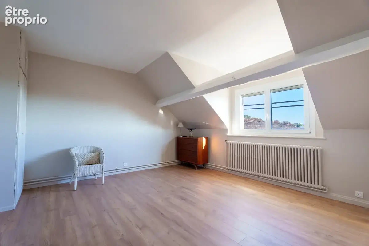 Maison familiale T6 de 152 m2 sur 1850 m2 de terrain - photo 10