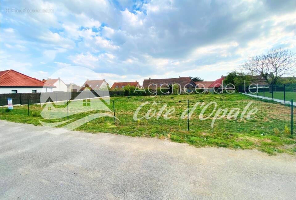 Terrain à LA CAPELLE-LES-BOULOGNE
