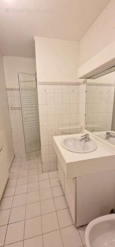 Appartement 4 pièces à vendre à Saint Raphaël Var - SOUS OFFRE- - photo 14