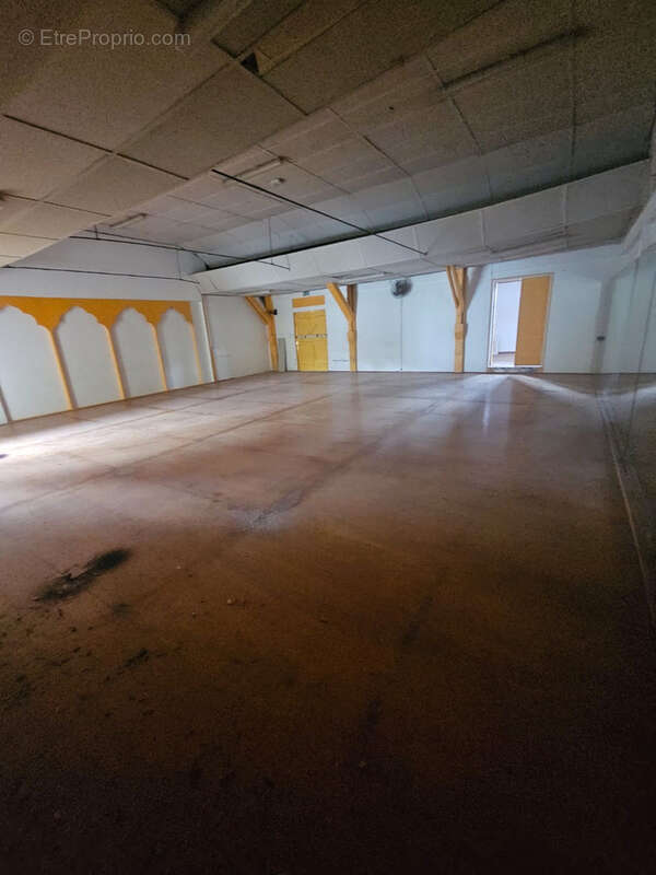 Commerce à SCHOELCHER