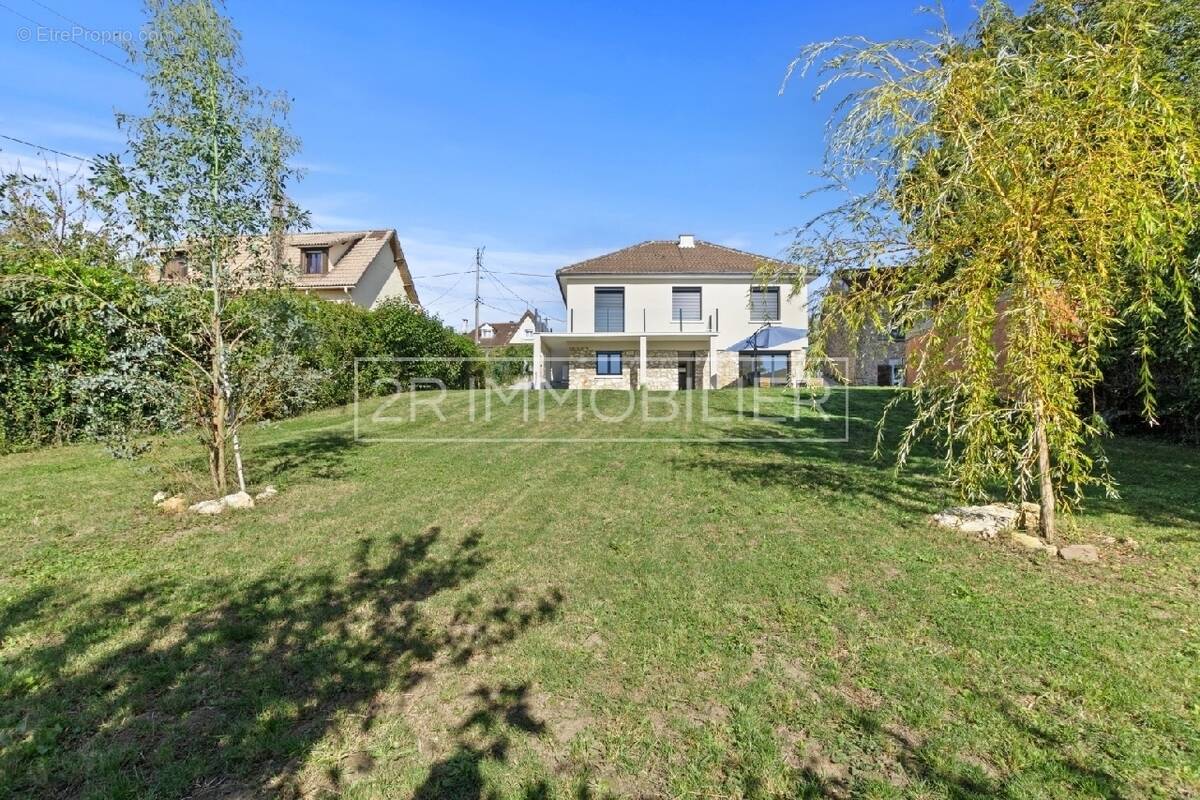 Maison à THORIGNY-SUR-MARNE