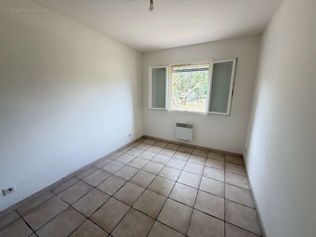 Figanières – Villa de plain-pied avec piscine dans environnement privilégié - photo 14