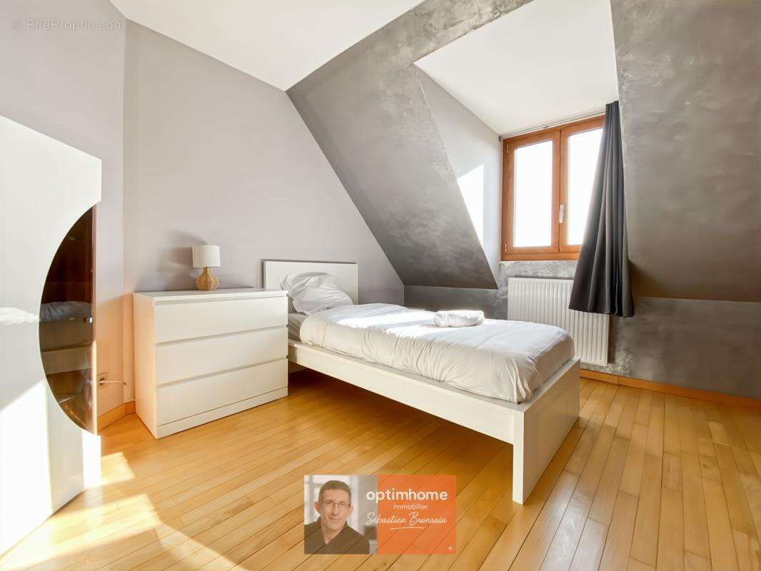 Dole – Grande maison familiale de 295 m² avec 7 chambres et jardin de 1 700 m² - photo 11