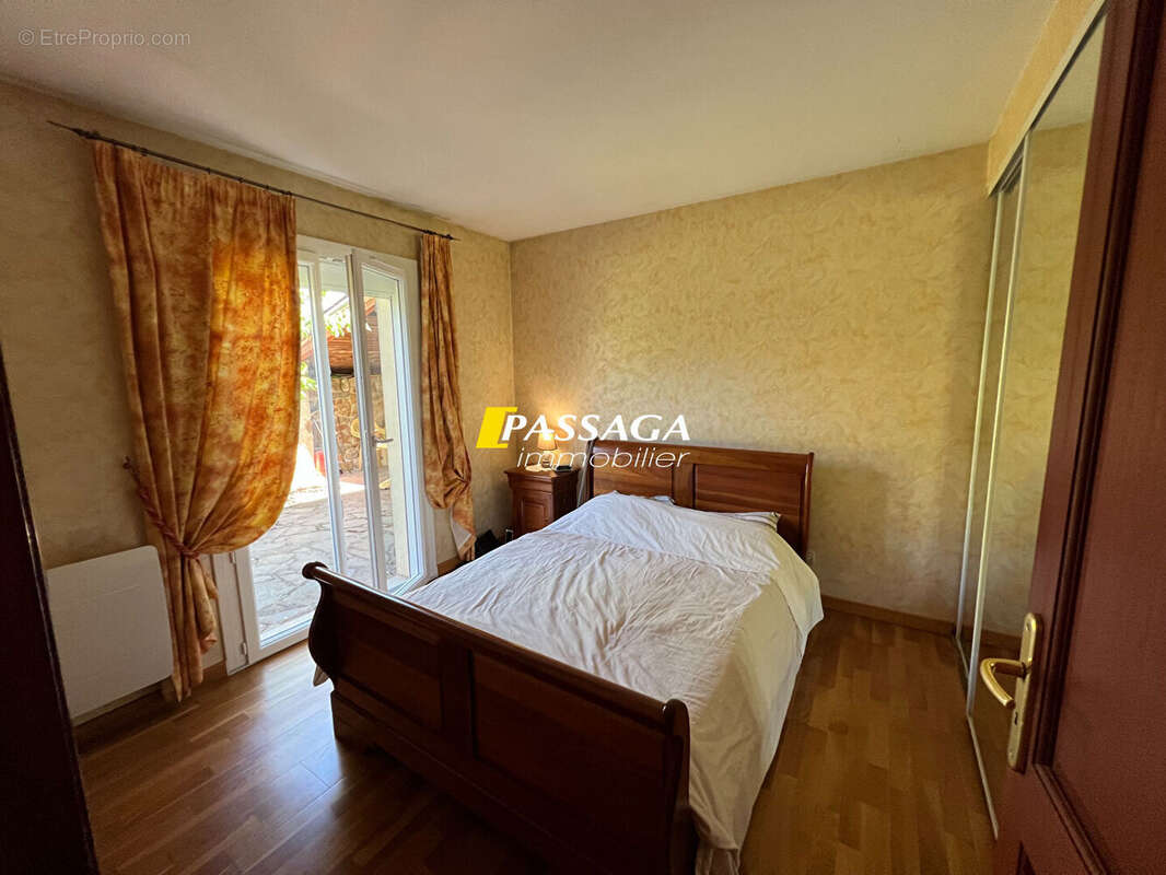 Maison à ONET-LE-CHATEAU