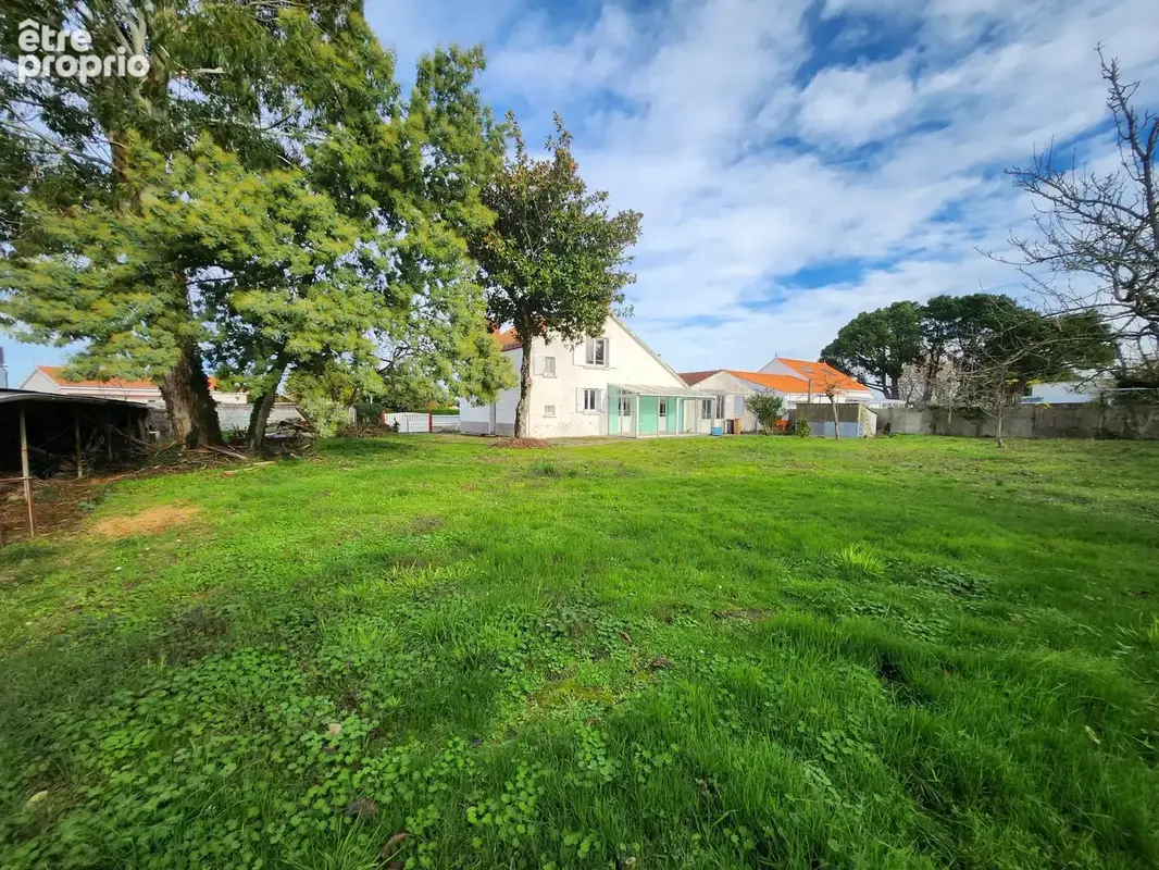 1km du centre ville, + de 1300 m2 de terrain divisible pour cette maison de 100 m2 avec atelier - photo 1