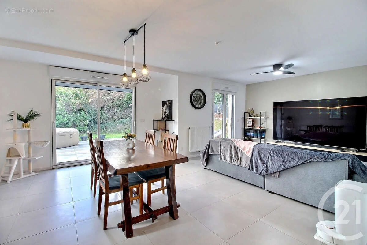 Maison à ANTHY-SUR-LEMAN