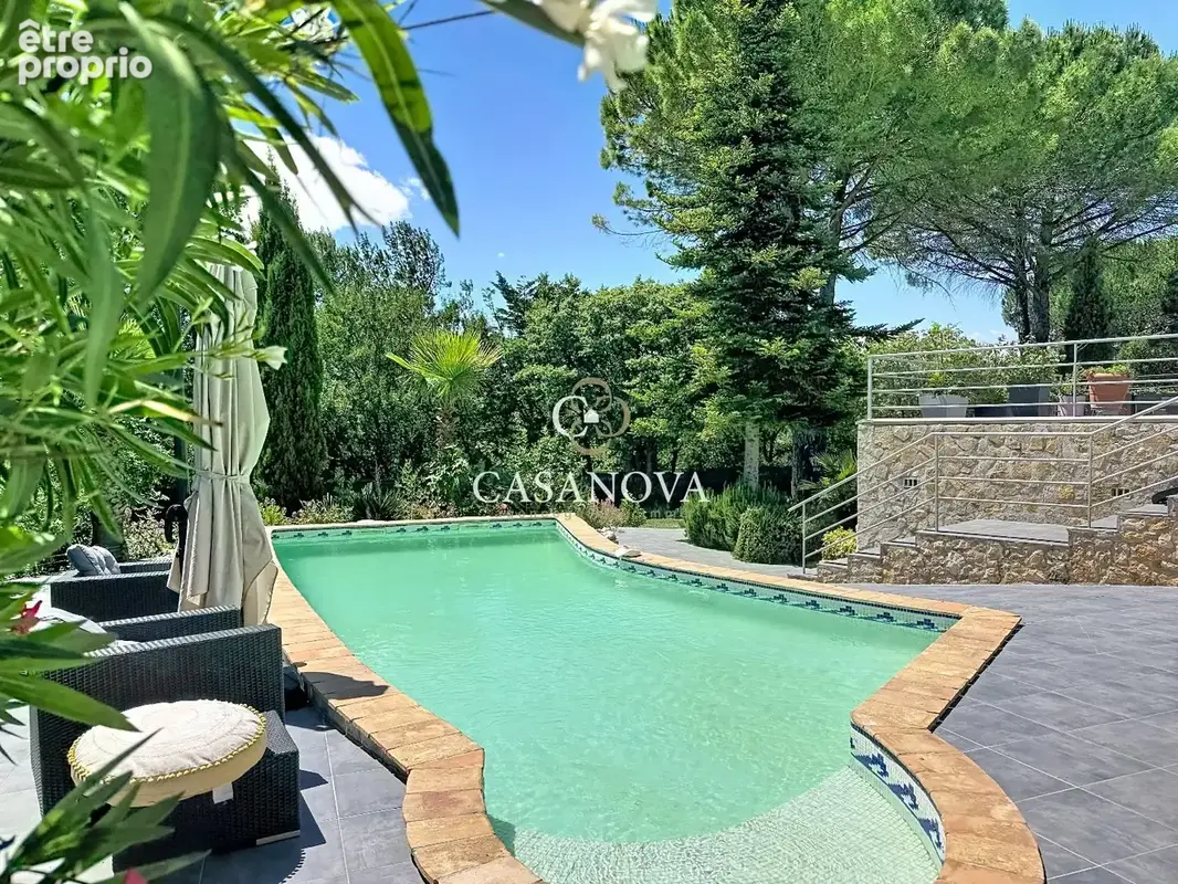 Proche de Gignac Deux habitations, appartement indépendant, deux piscines dans un cadre privilégié. - photo 2