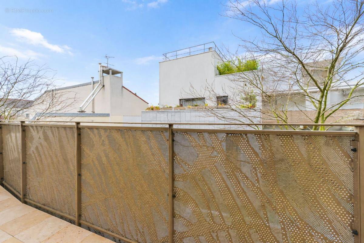 Appartement à LES LILAS