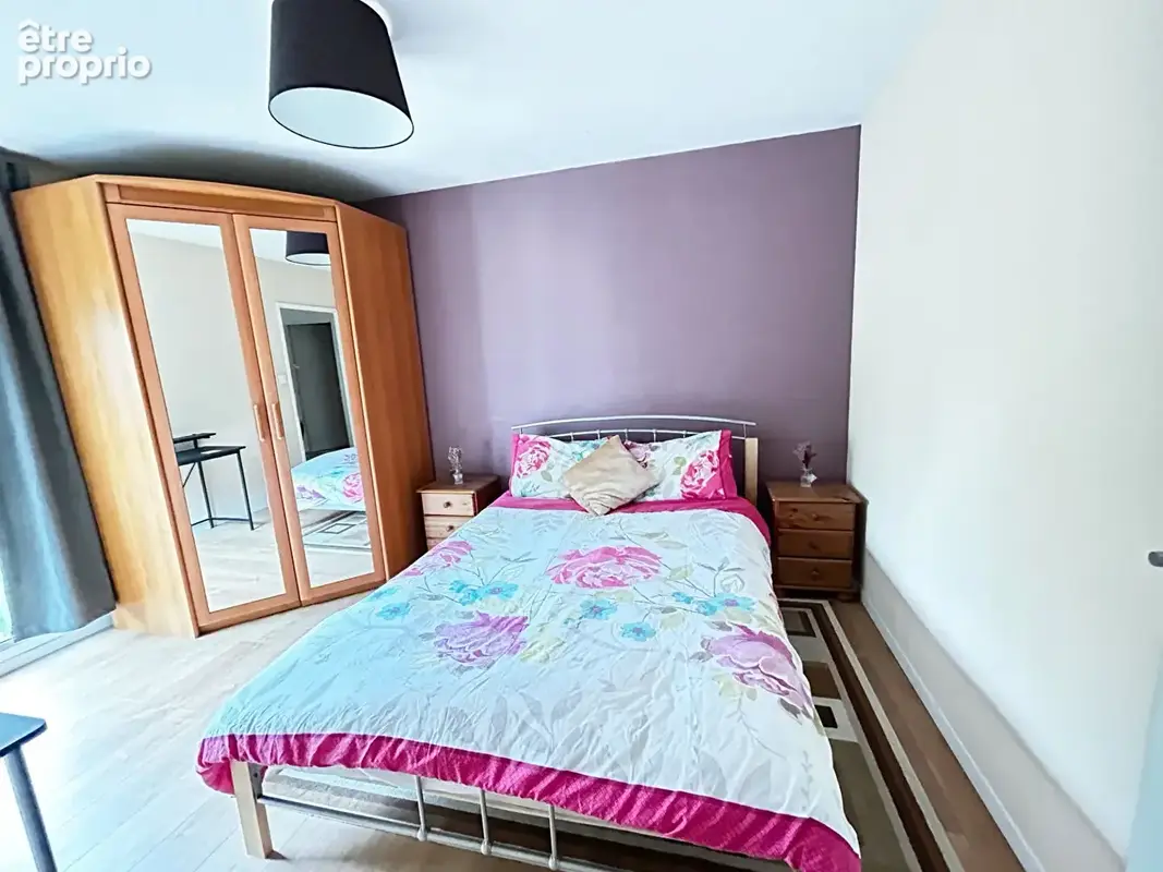 FINISTÈRE: Brest. Spacieux appartement T4 meublé avec ascenseur et deux places de stationnement sécurisées. - photo 9