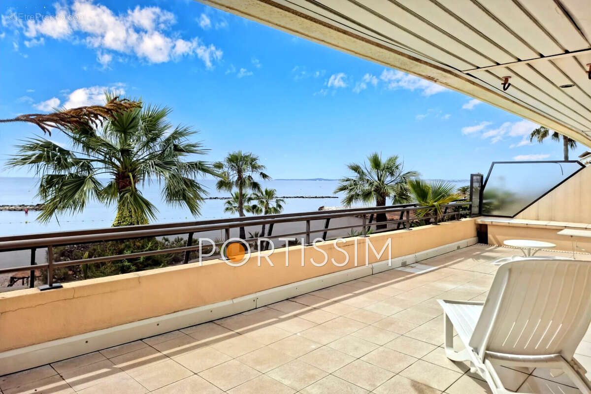 Appartement à SAINT-LAURENT-DU-VAR
