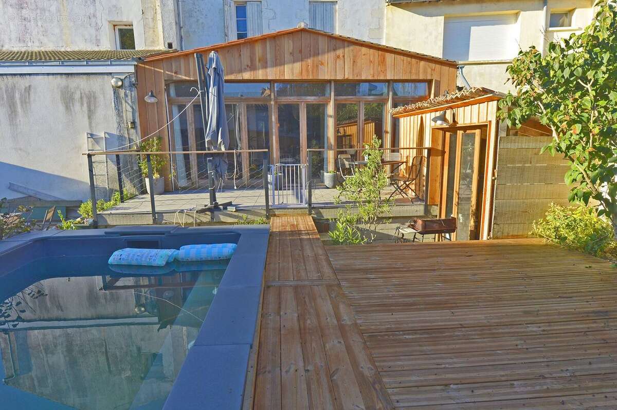 Maison 275 m² à Cozes  - photo 7