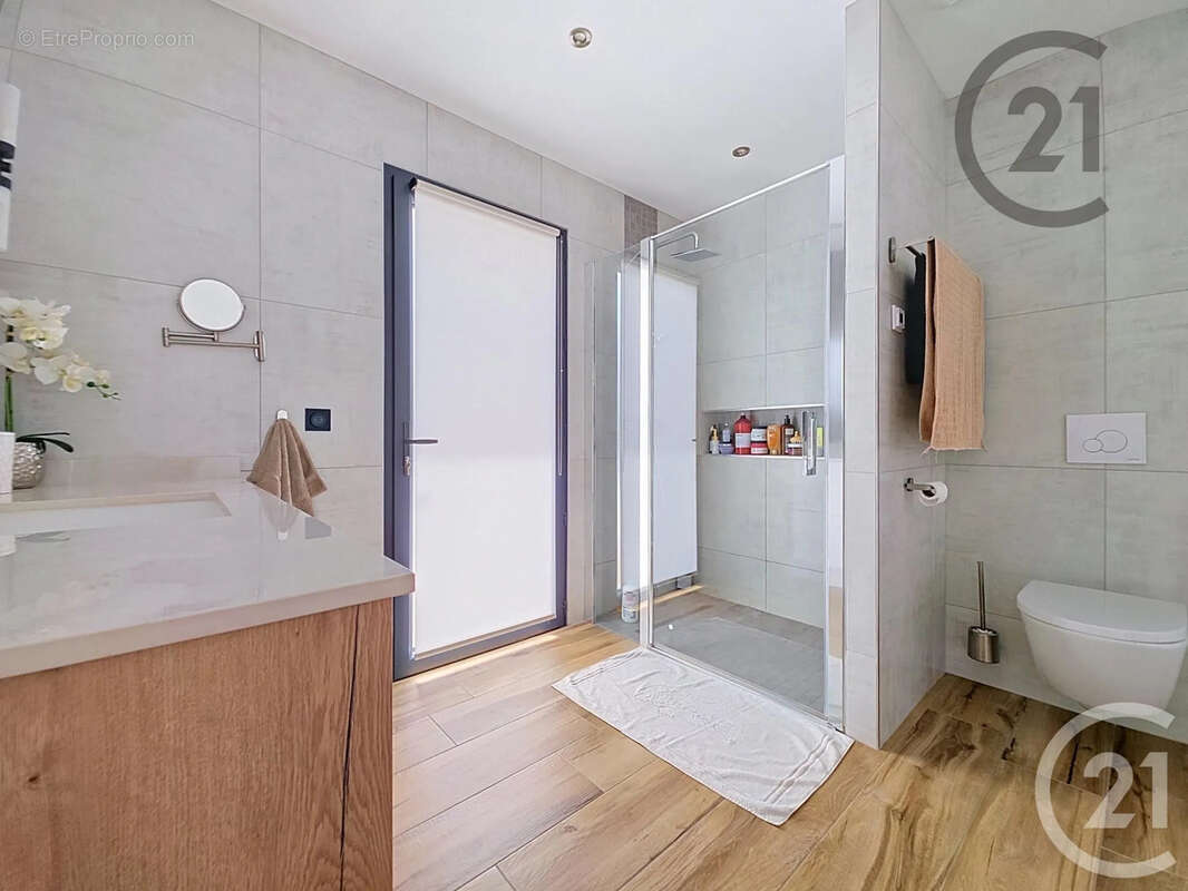 Maison 177 m² à Le Pavillon-Sainte-Julie  - photo 14