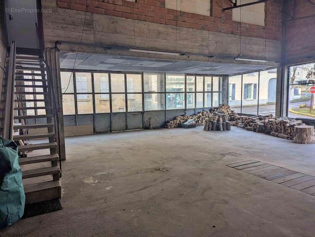 atelier lumineux de +100m² Sud Yonne - Maison à COULANGES-SUR-YONNE