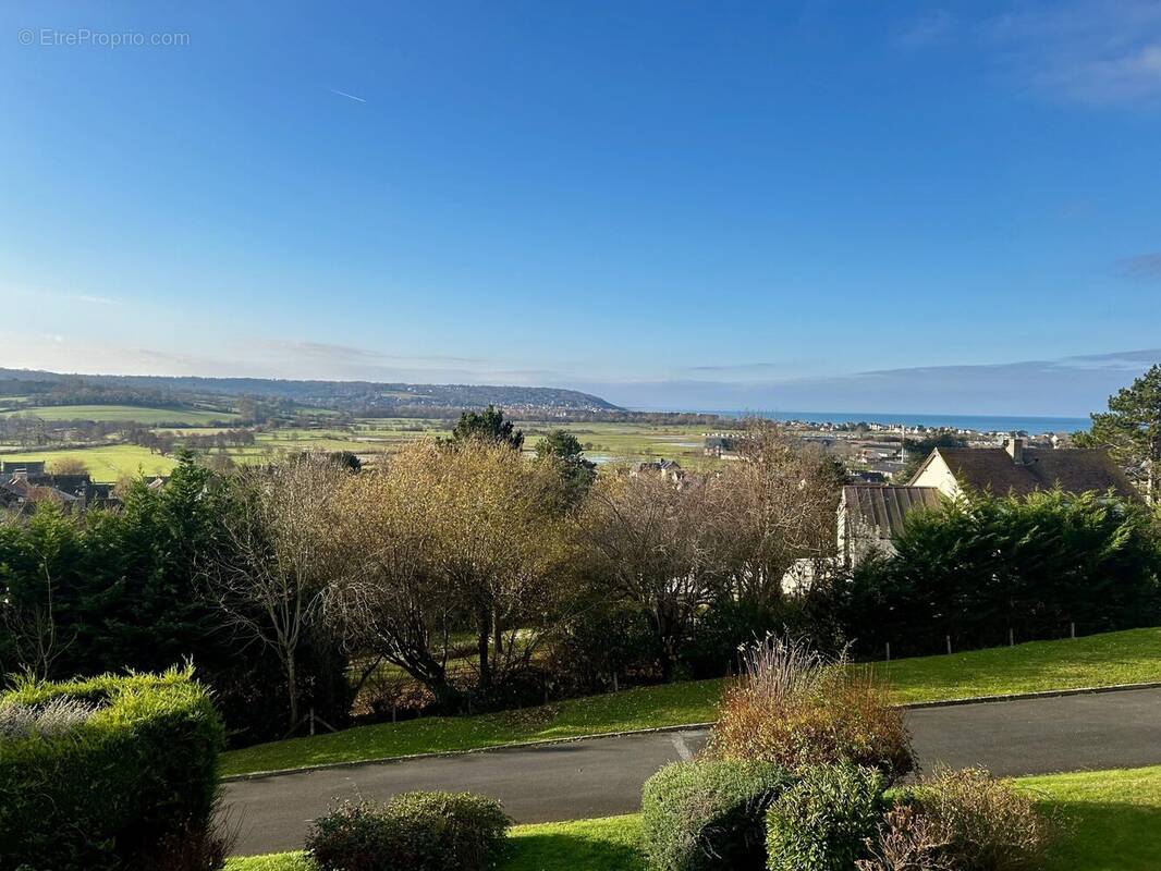 Appartement à BLONVILLE-SUR-MER