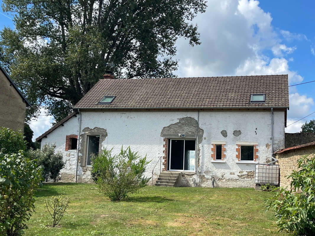 Maison à SAINT-MARCEL-EN-MARCILLAT