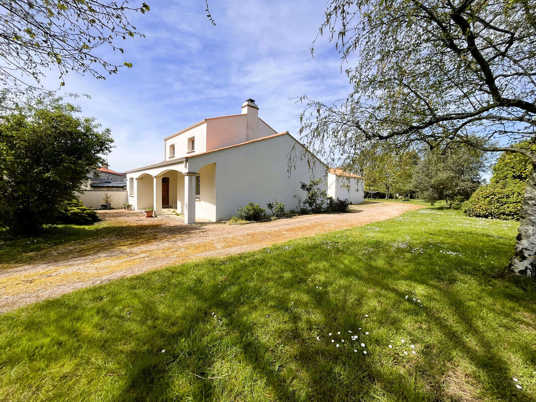 Maison à LE GIROUARD