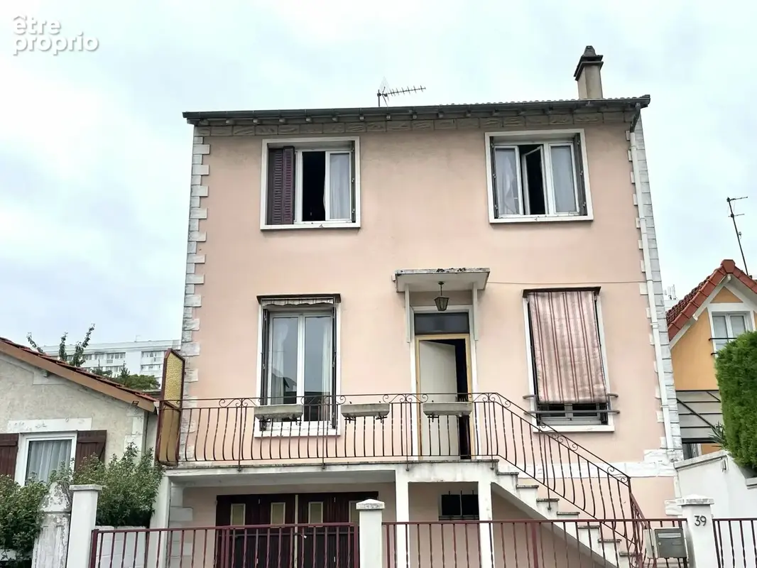 BAGNEUX –  Maison familiale de 120 m² 5 chambres avec jardin, garage et dépendances - photo 11