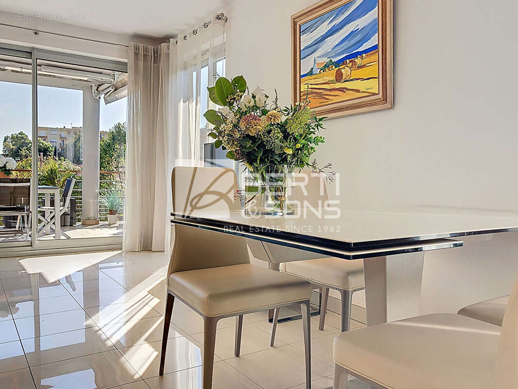 Appartement à MANDELIEU-LA-NAPOULE