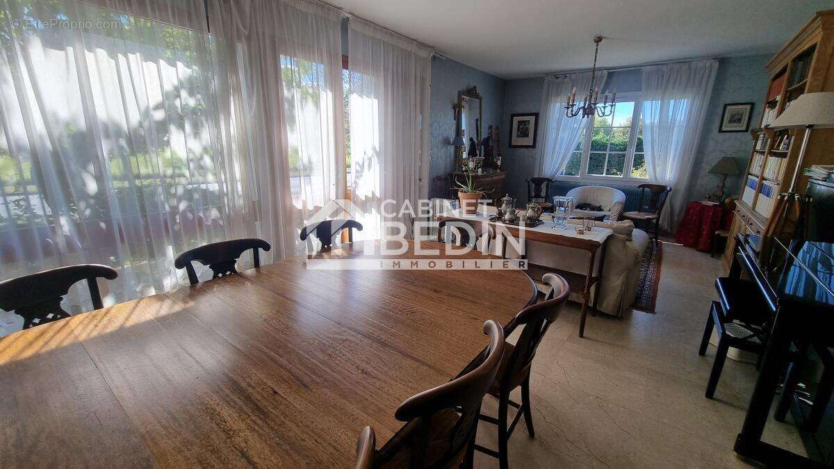 Maison à BLANQUEFORT