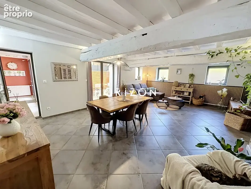 Maison 6 pièces 135 m² à vendre à Guereins (01090) - photo 4