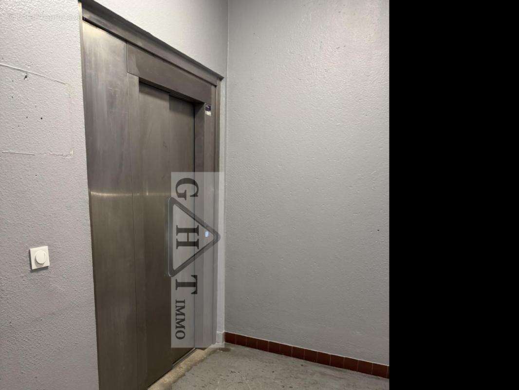 À vendre bureaux de 265m²à vitry-sur-seine - photo 4