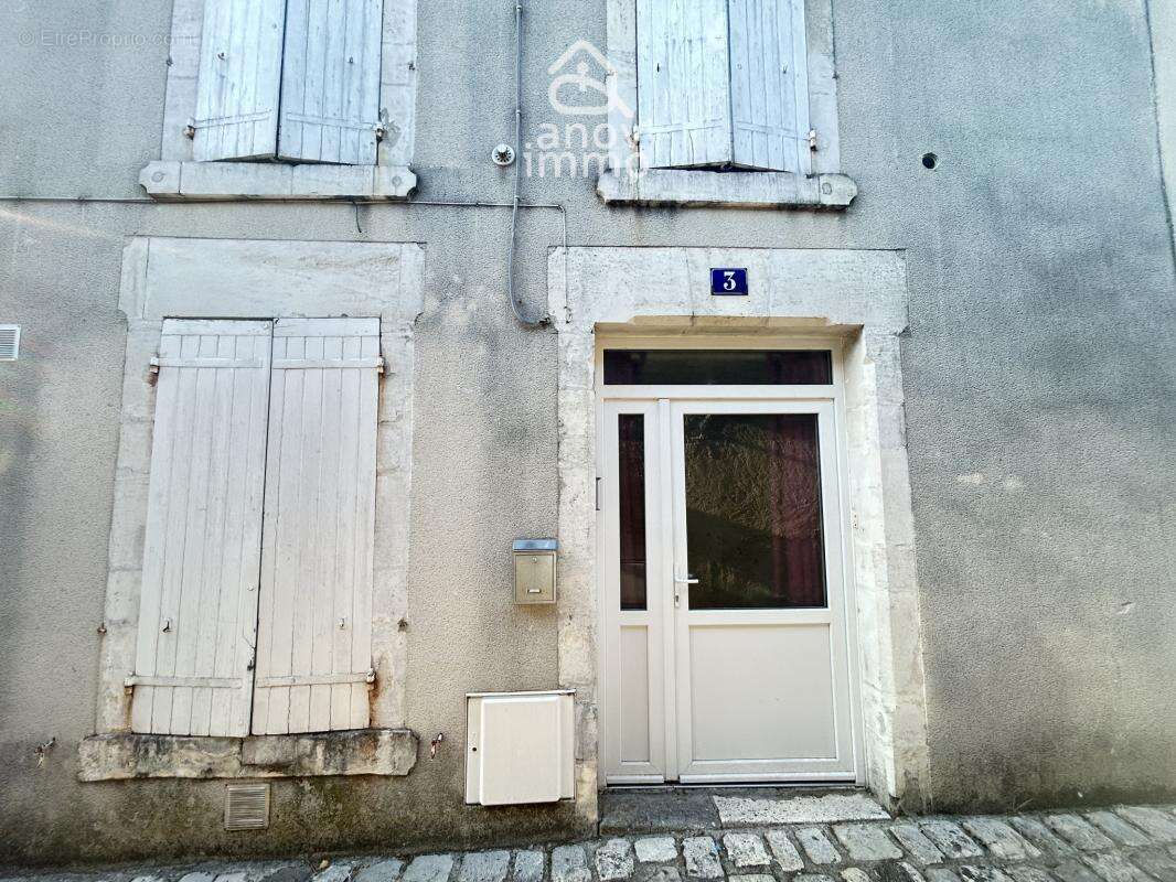 JARNAC Centre, Proche tous commerces Maison de ville (85m2 h - photo 7