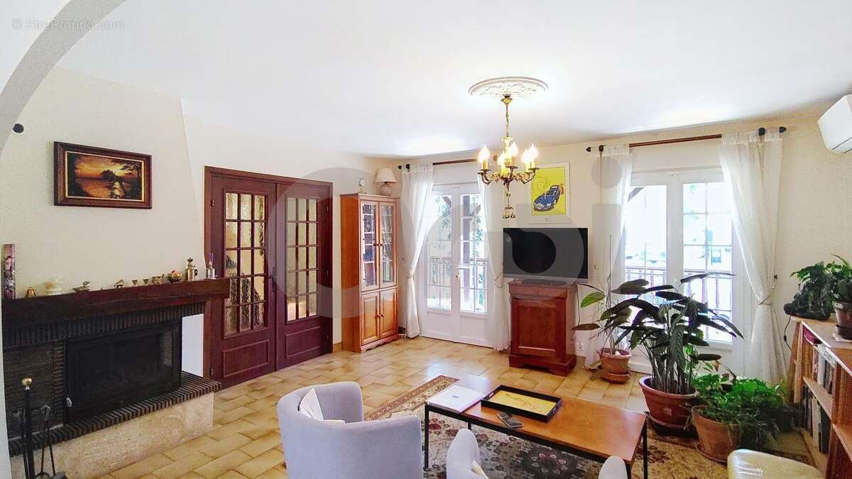 Maison à TERRASSON-LAVILLEDIEU