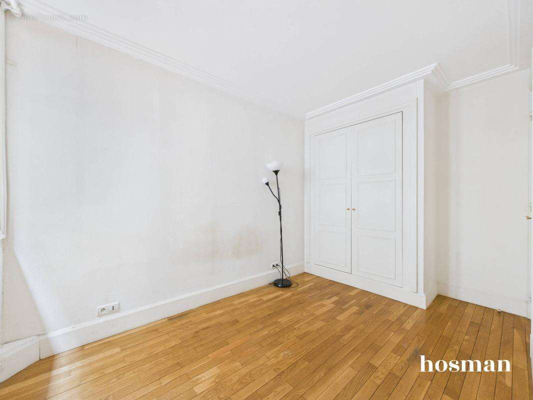 Appartement à PARIS-7E