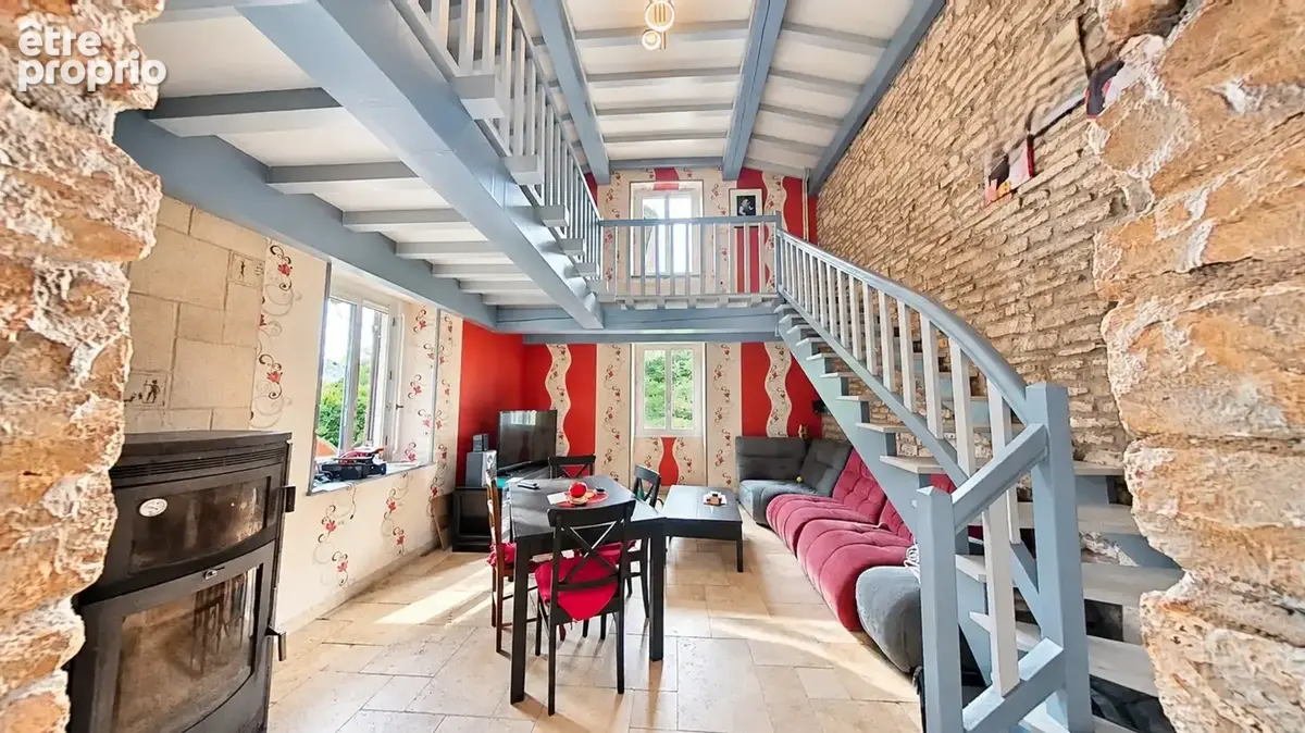 EN EXCLUSIVITÉ – À vendre à Fraisans, maison individuelle spacieuse - photo 3