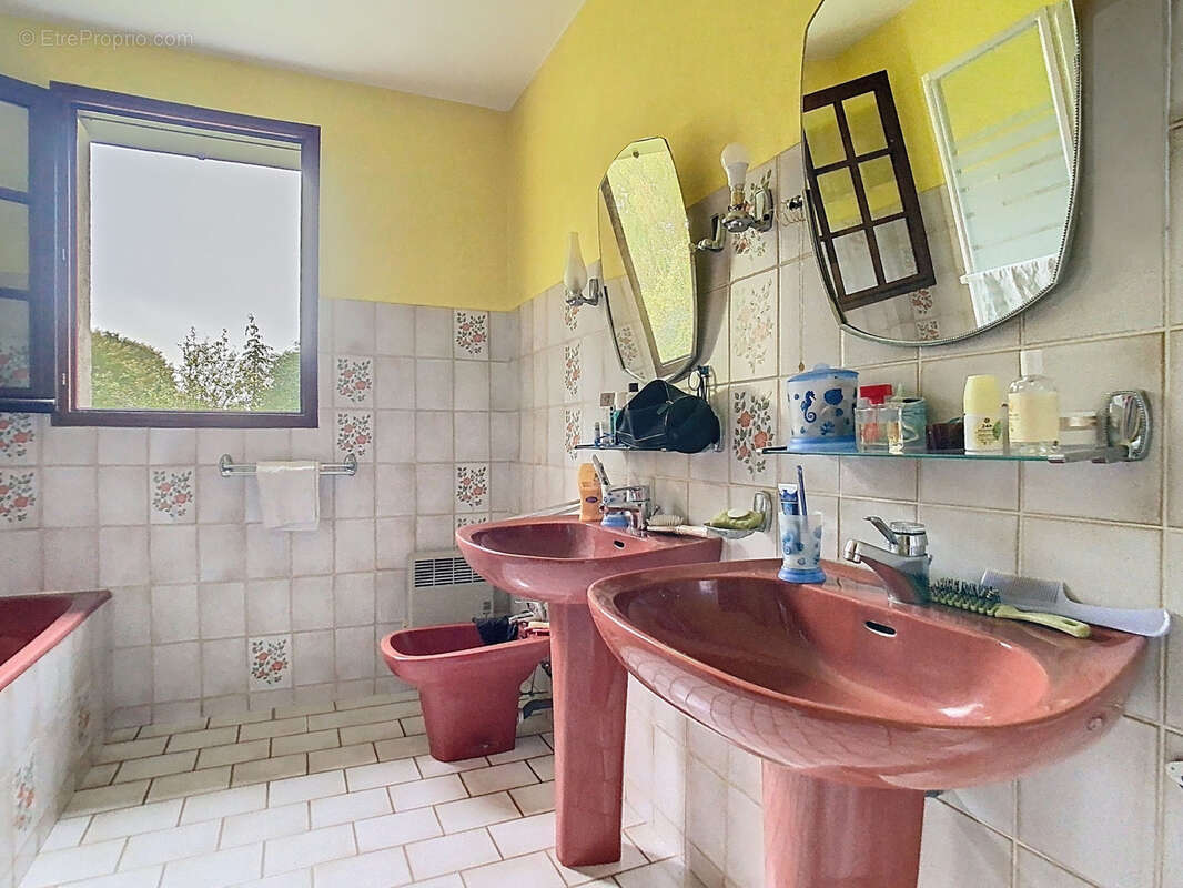 Maison à SAINT-SAUVEUR-LE-VICOMTE