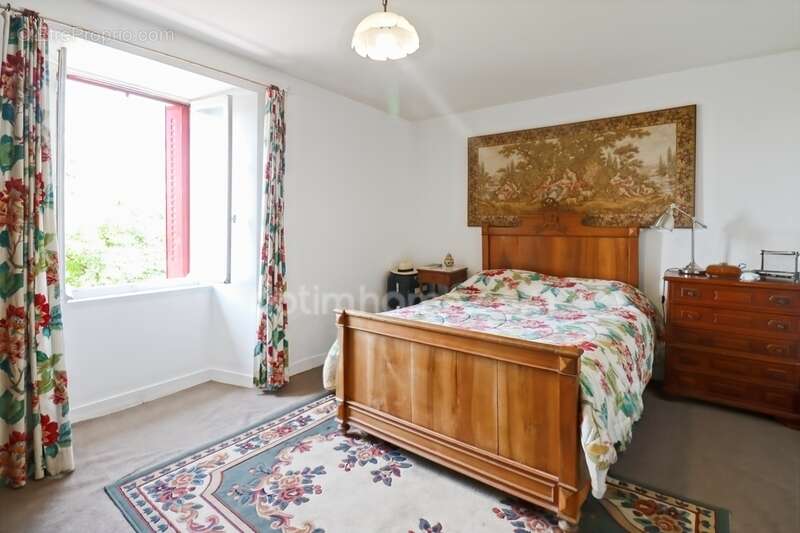 Maison à MAGNAC-LAVAL