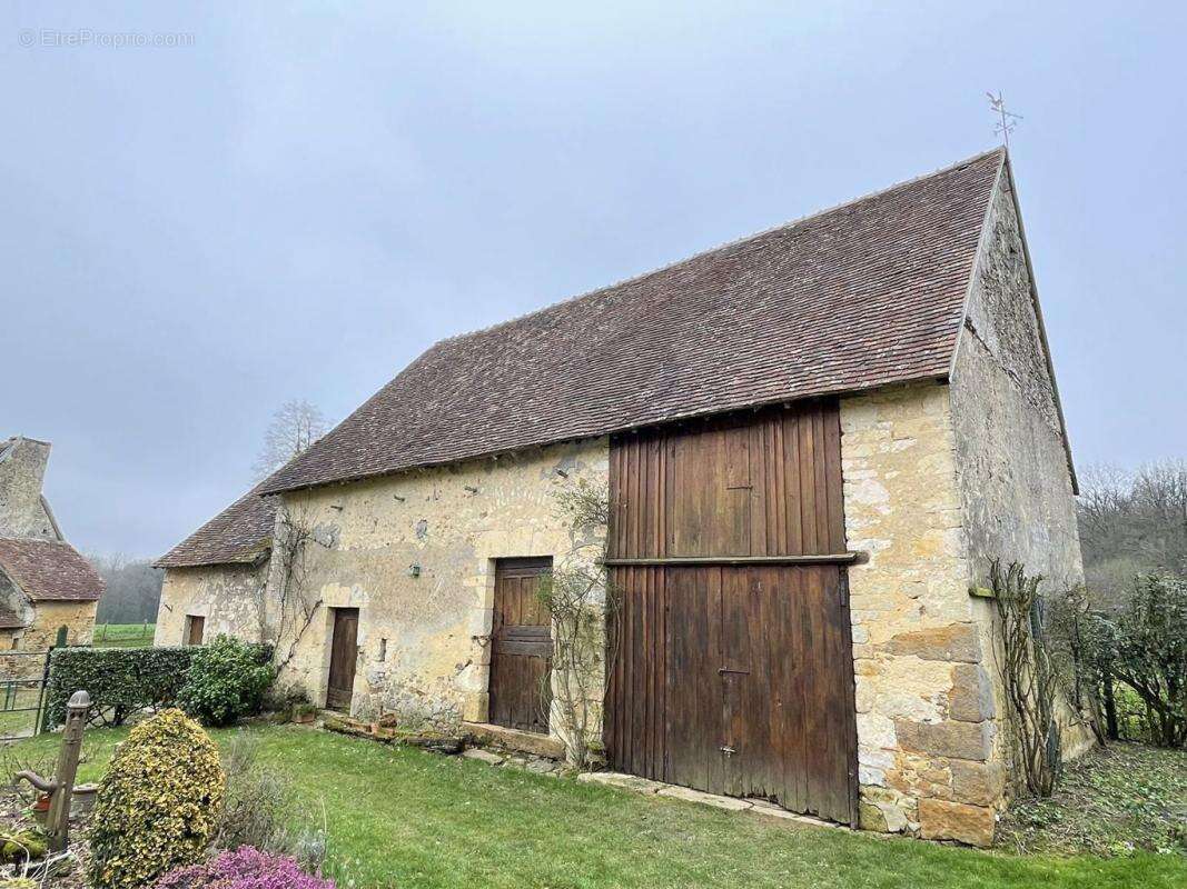 Maison à BELLOU-LE-TRICHARD