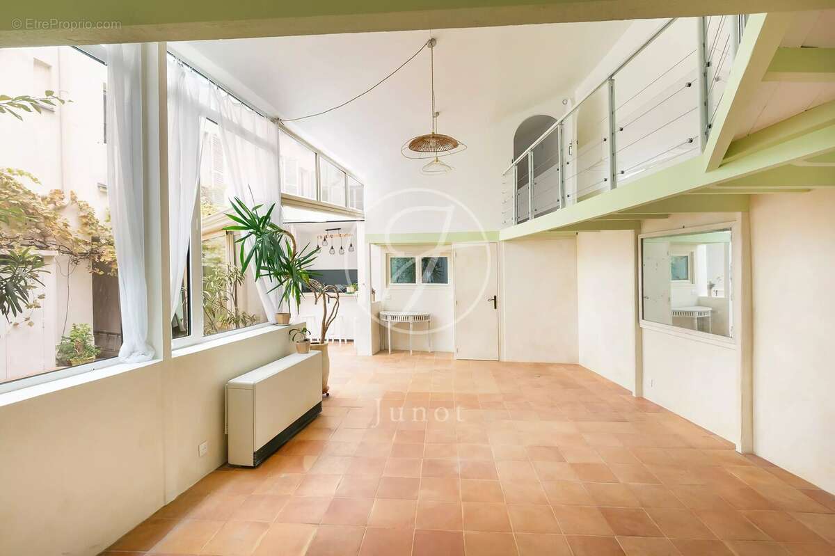 Appartement à PARIS-18E