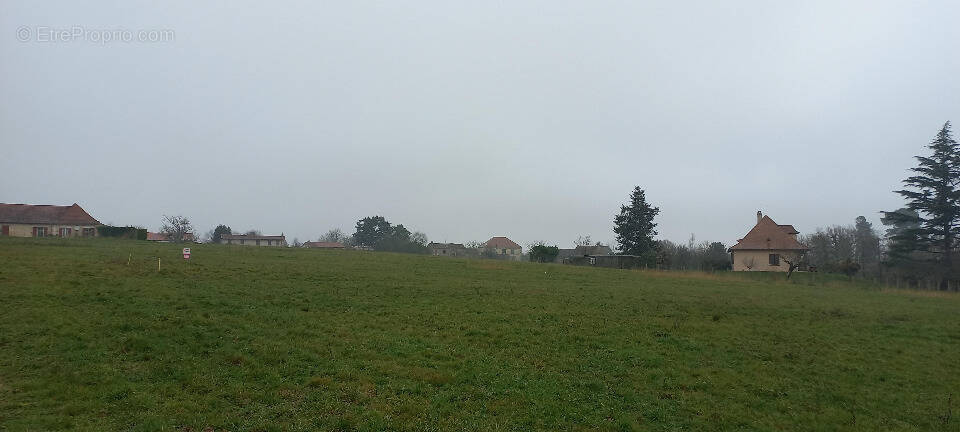 Terrain à SAINT-GERY