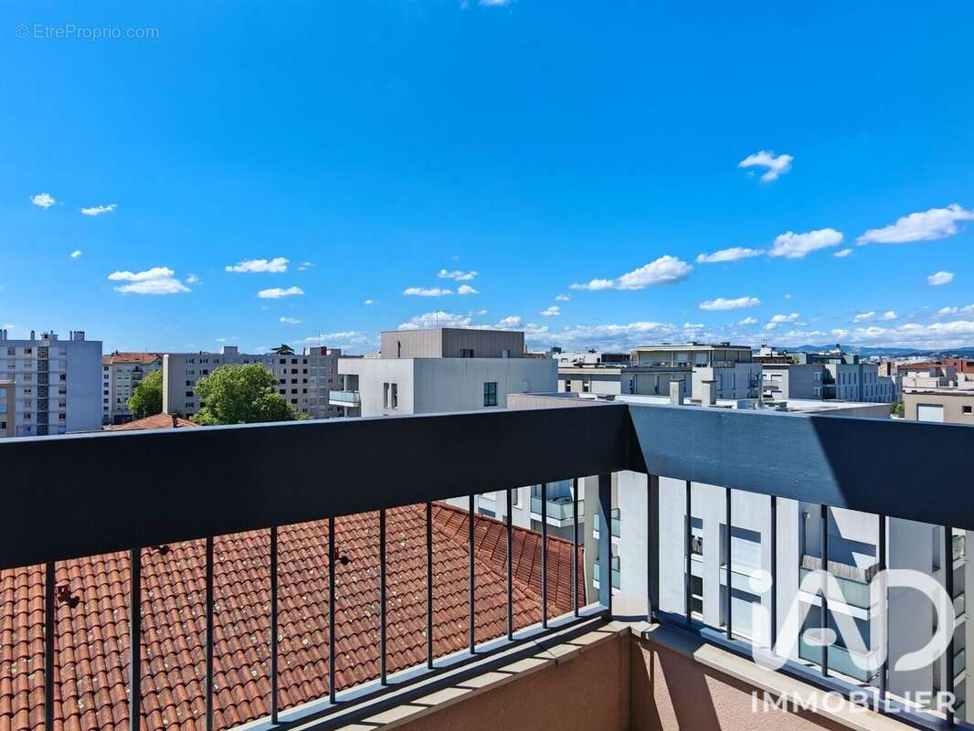 Photo 3 - Appartement à VILLEURBANNE